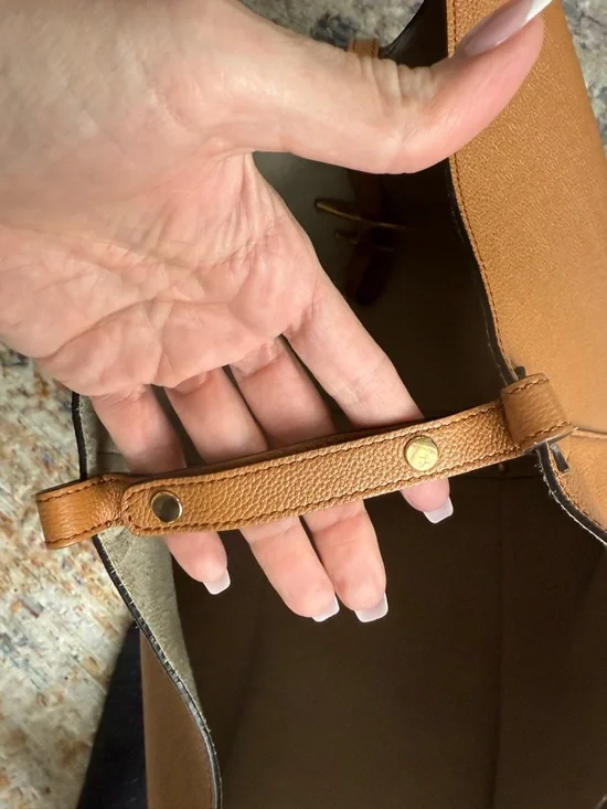 Tod's Cognac Leather Medium Tote with Gold T Accent - Picture 4 of 8